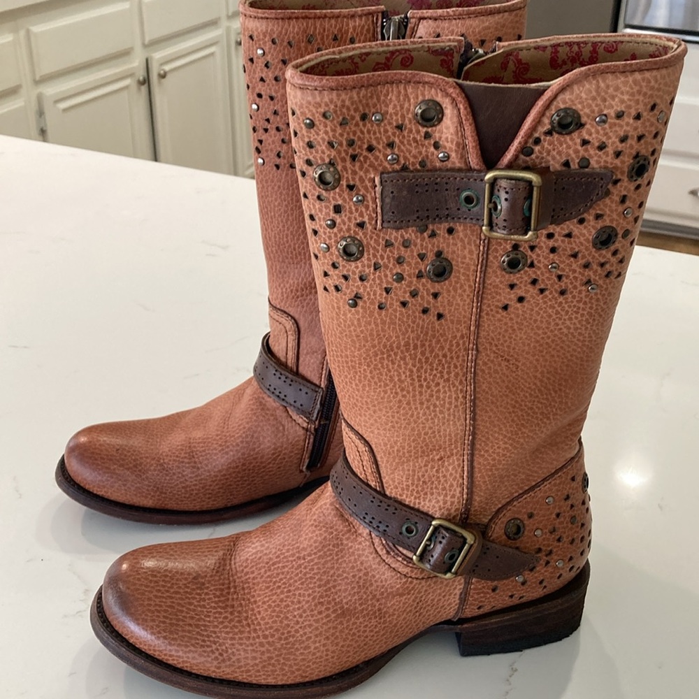 Cuadra Venado Astro Almendra boots